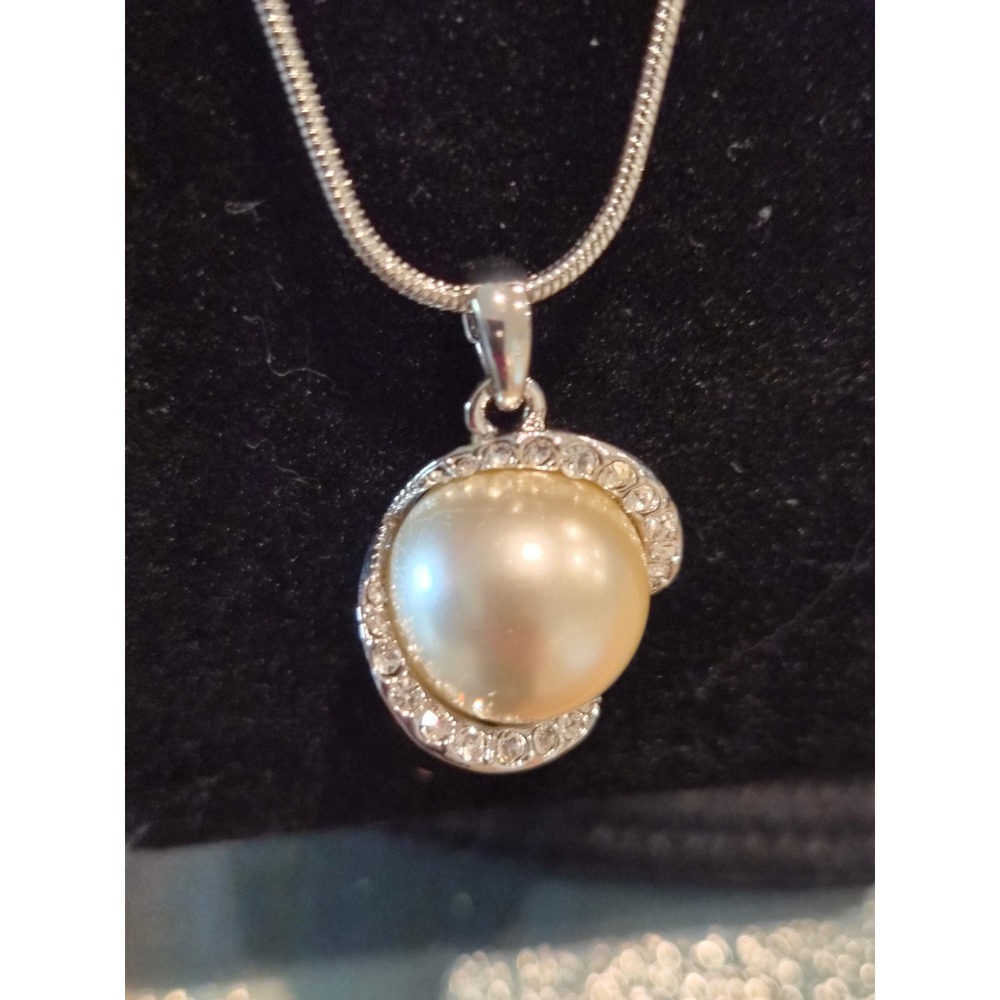 Silver Tone Faux Pearl Rhinestone Pendant Snake Chain Necklace Women Jewelry - Picture 2 of 4